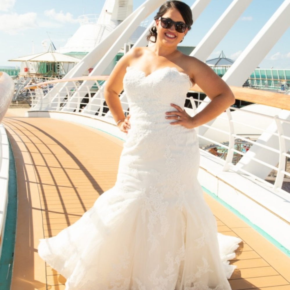 Pronovias White Faciel One Ivory Lace - Picture 2 of 7